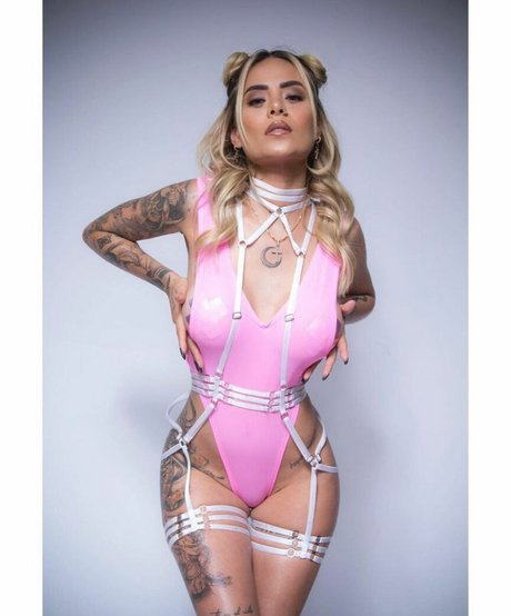 Nahá fotka uniklých OnlyFans od Talia Eisset