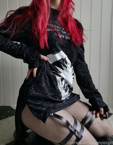 Naken läckt OnlyFans-bild av Yourmysticgirlfree