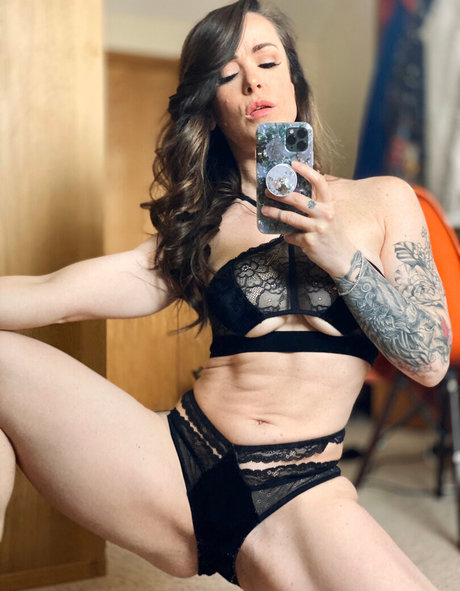 Nahá fotka uniklých OnlyFans od Laineybopster