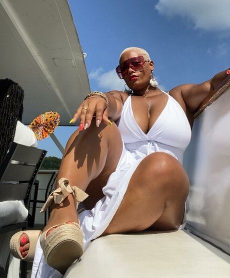 Nahá fotka uniklých OnlyFans od Queen R