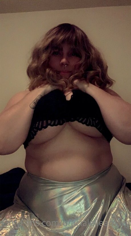 Nagie wyciekłe zdjęcie OnlyFans od Officialelleamory