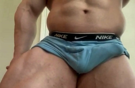 Photo nue de fuite OnlyFans de Spidermanof