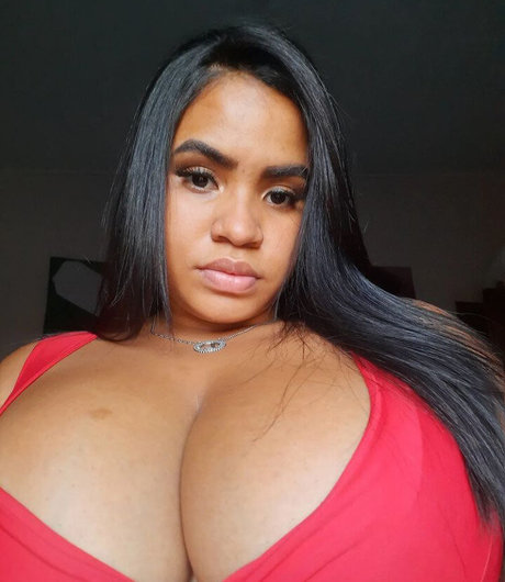 Nahá fotka uniklých OnlyFans od Laryssa Braga