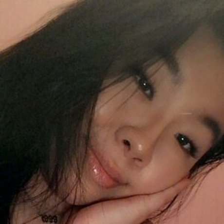 Naken läckt OnlyFans-bild av Pugsxox