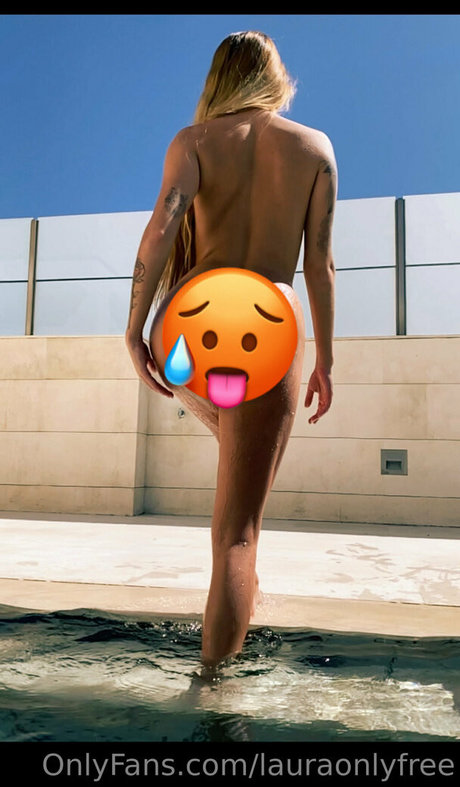 Naakte gelekte OnlyFans-foto van Lauraonlyfree