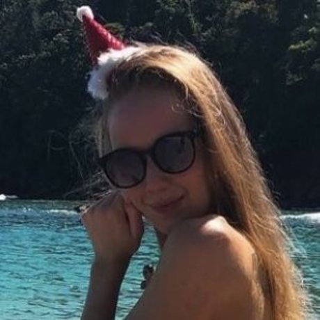 Обнаженная фотография утечки OnlyFans от Katha Aomodels