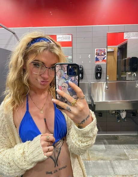 Foto di nudo di fuga di OnlyFans di Kittycourty