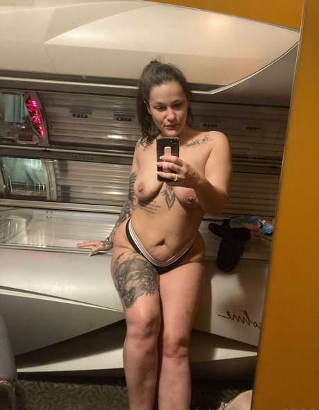 Naken läckt OnlyFans-bild av Mshollywood100