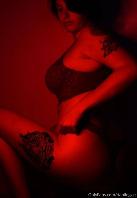 Naken läckt OnlyFans-bild av Danalegzzz