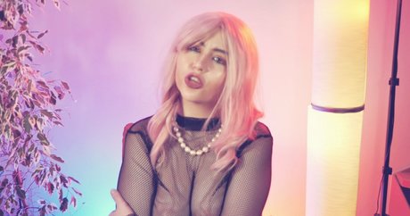 Naken läckt OnlyFans-bild av Rosadearmasbdsm