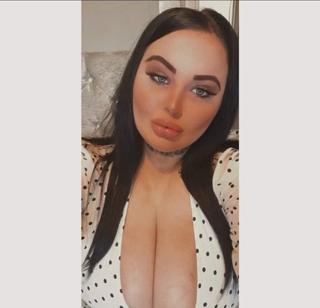 Naken läckt OnlyFans-bild av Ebony Marie