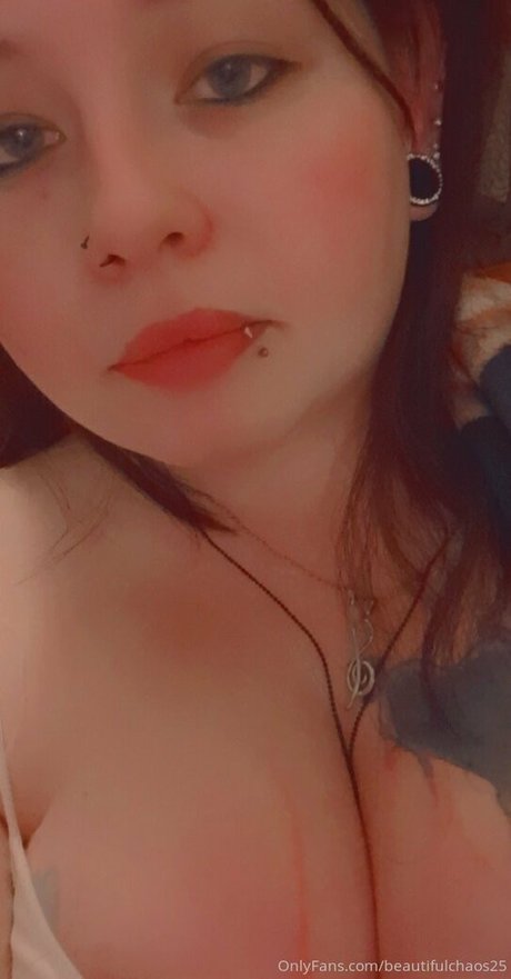 Nahá fotka uniklých OnlyFans od Beautifulchaos25