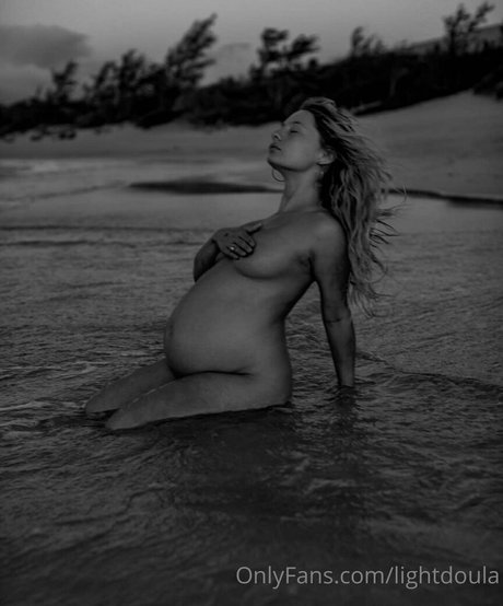 Nahá fotka uniklých OnlyFans od Lightdoula