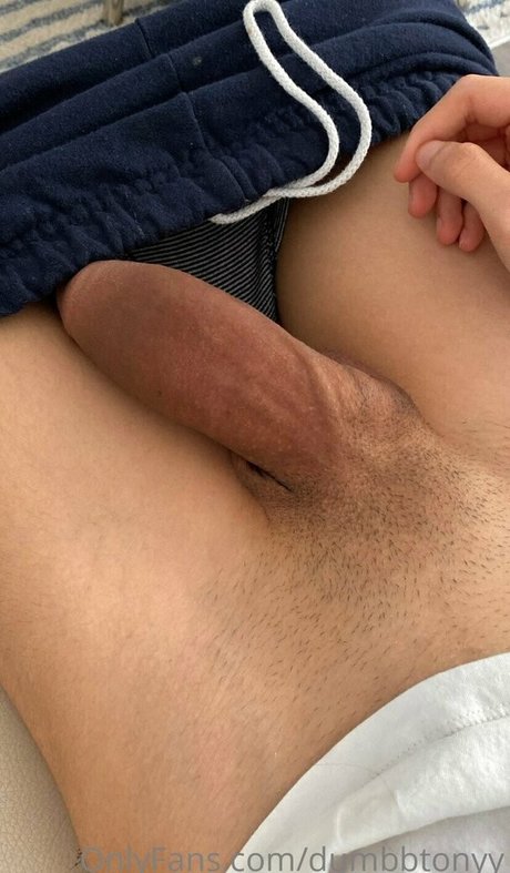 Naken lekkede OnlyFans-bilde av Dumbbtonyy