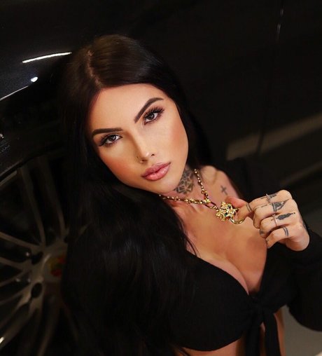 Nahá fotka uniklých OnlyFans od Ema Moscardini