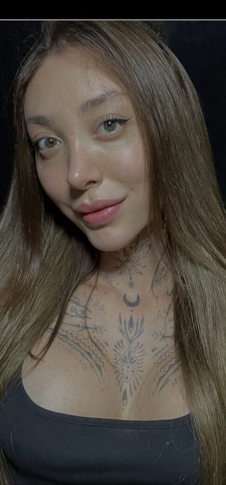 Nahá fotka uniklých OnlyFans od Ema Moscardini