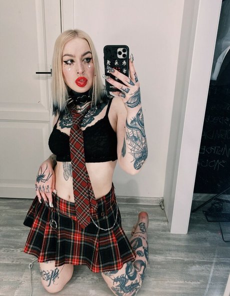 Naken lekkede OnlyFans-bilde av Dariamilk