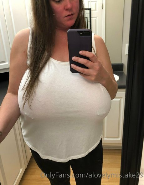 Naken lekkede OnlyFans-bilde av Alovelymistake29