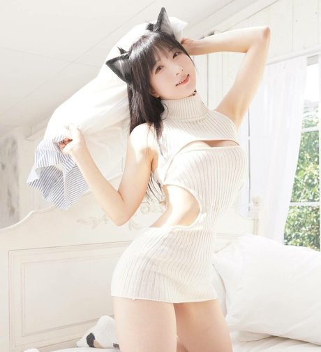 Naken lekkede OnlyFans-bilde av Lee Lyn