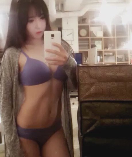 Foto desnuda filtrada de OnlyFans de Lee Lyn