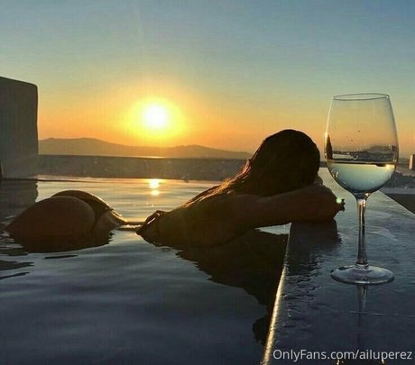 Nahá fotka uniklých OnlyFans od Ailuperez