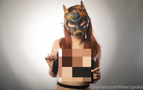 Naken läckt OnlyFans-bild av Freecryptika
