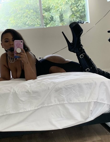 Naken läckt OnlyFans-bild av Averyjane