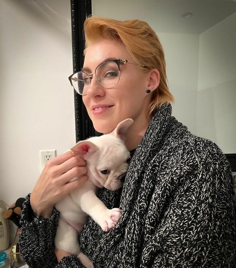 Danikaxix