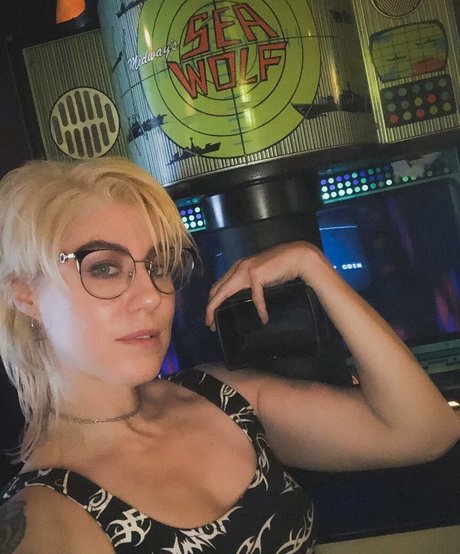Danikaxix