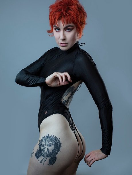 Danikaxix