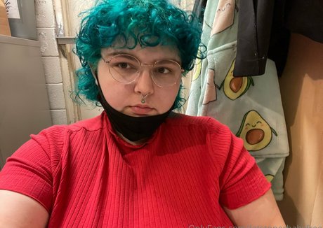 Naken läckt OnlyFans-bild av Fatstonerbaby