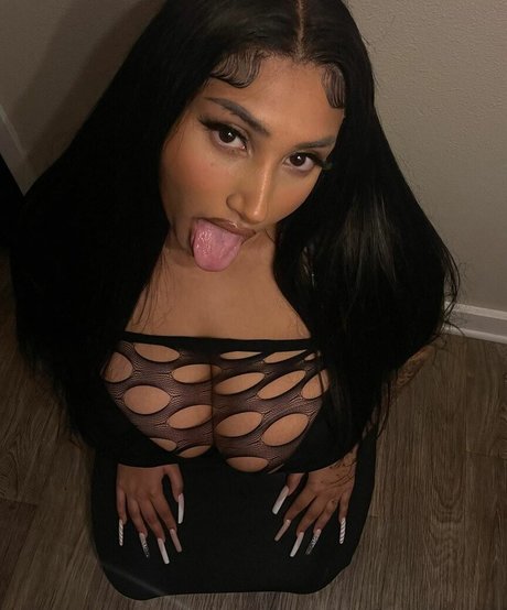 Nahá fotka uniklých OnlyFans od Jeanette Prakash