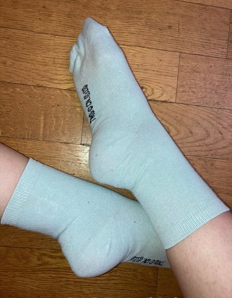 Naken lekkede OnlyFans-bilde av Fairyfeetsisters