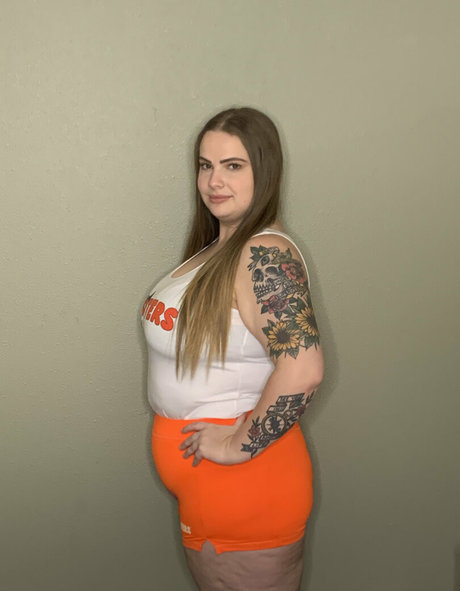 Nagie wyciekłe zdjęcie OnlyFans od Burstingbabe