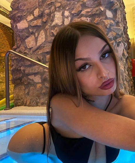 Naken lekkede OnlyFans-bilde av Aliihhx