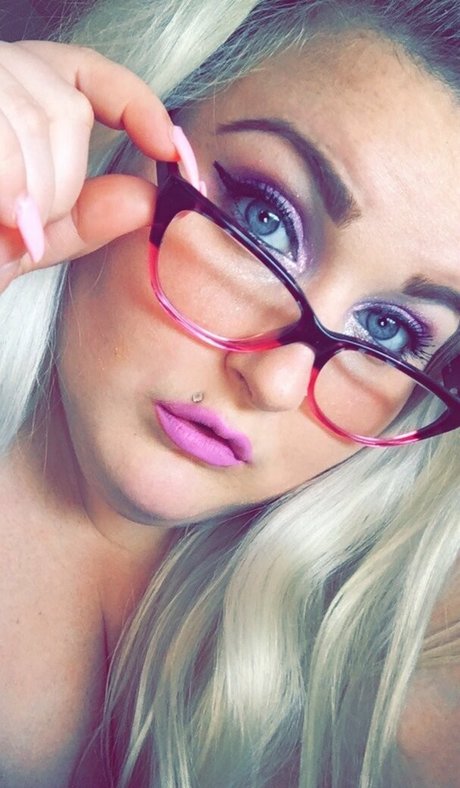 Nacktes geleaktes OnlyFans-Foto von Ivyisfree