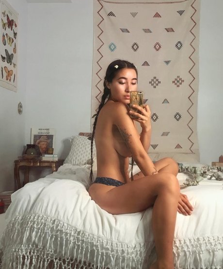 Naken läckt OnlyFans-bild av Hitomi Mochizuki