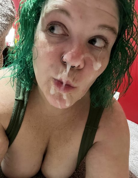 Naken lekkede OnlyFans-bilde av Kindlenark