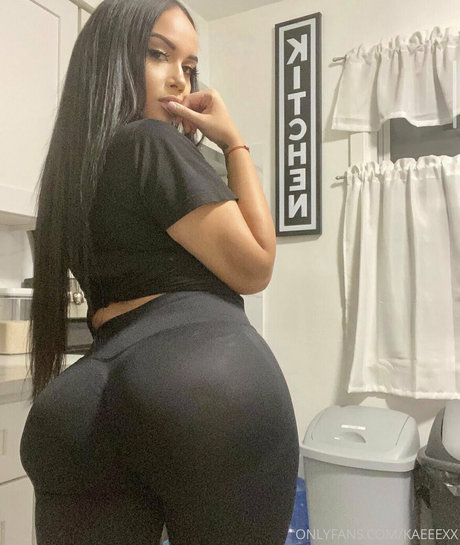 Naken läckt OnlyFans-bild av Kaeeexx