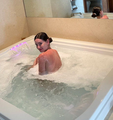 Naken läckt OnlyFans-bild av Ivana Baquero