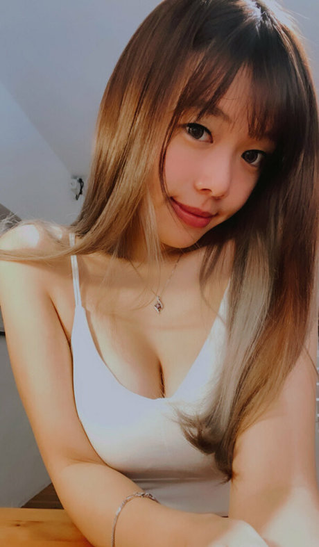 Nahá fotka uniklých OnlyFans od Roselle888