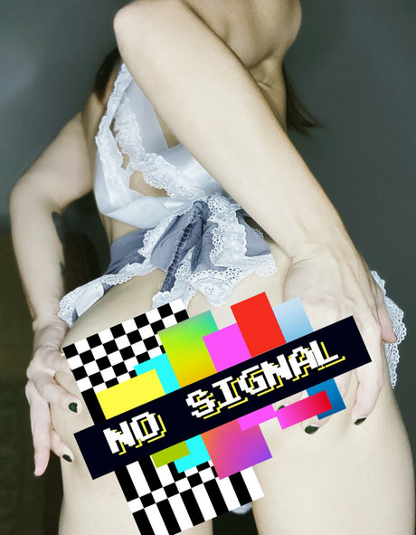 Naakte gelekte OnlyFans-foto van Signaldropfree