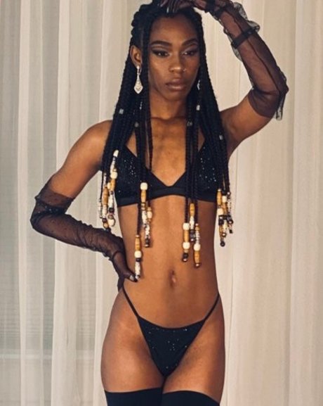 Naken lekkede OnlyFans-bilde av Urfavgirlfriend