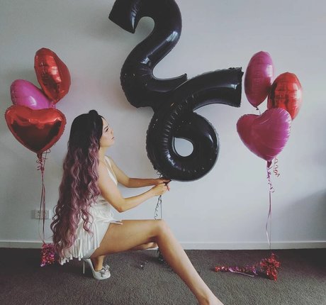 Nahá fotka uniklých OnlyFans od Tommi Terror