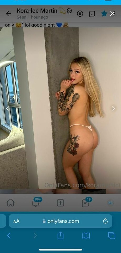 Naken lekkede OnlyFans-bilde av Koramartini