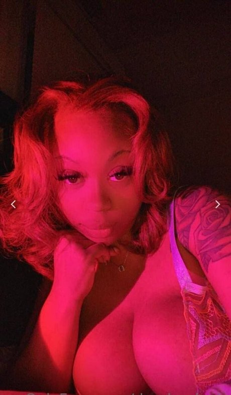 Naken lekkede OnlyFans-bilde av Dee Dee Davis