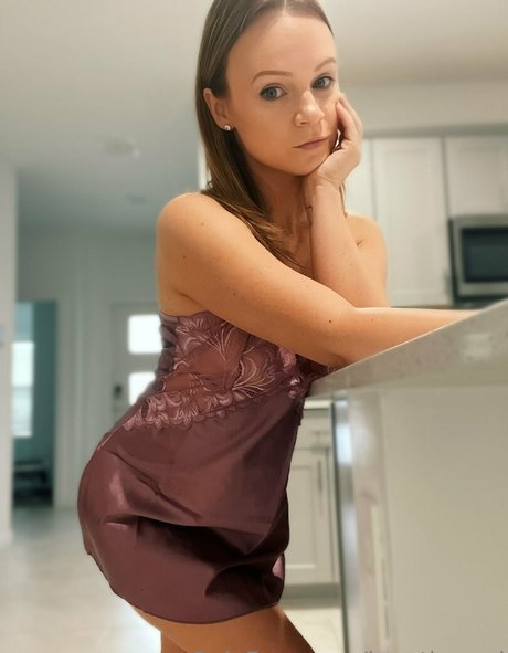 Alaston vuotanut OnlyFans-kuva Lanathereal