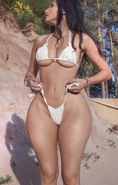 Carinnha White