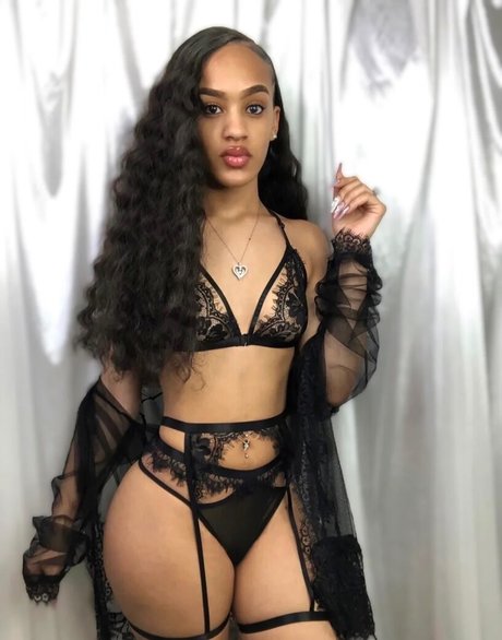 Обнаженная фотография утечки OnlyFans от Tiahnie