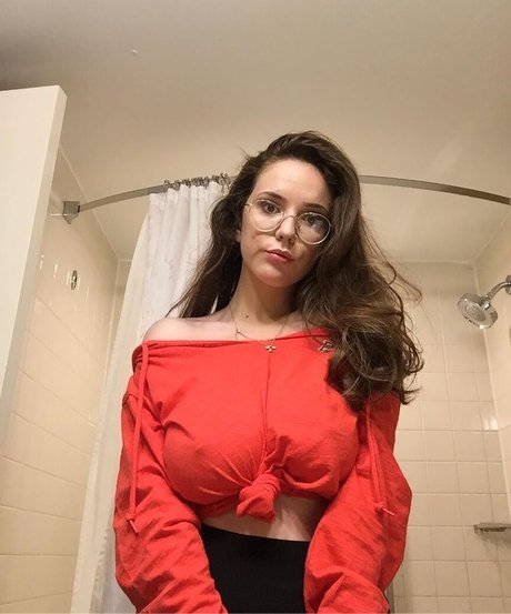 Naken lekkede OnlyFans-bilde av Laura Marie